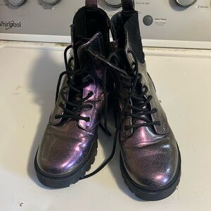 Art class combat boots size 4